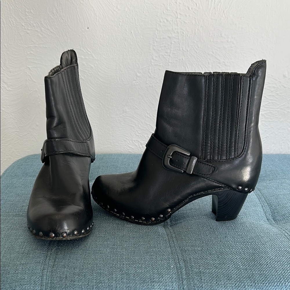Dansko Black Chelsea Ankle Boots with Elastic Panel